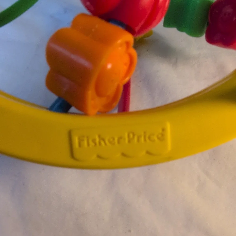 Fisher-Price Bead Maze Wire‎ Manipulation Toy for Preschool Kids Yellow Frame